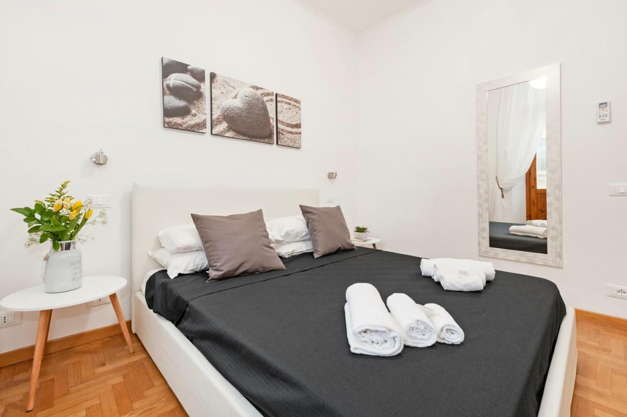 White Flat Labicana Rom