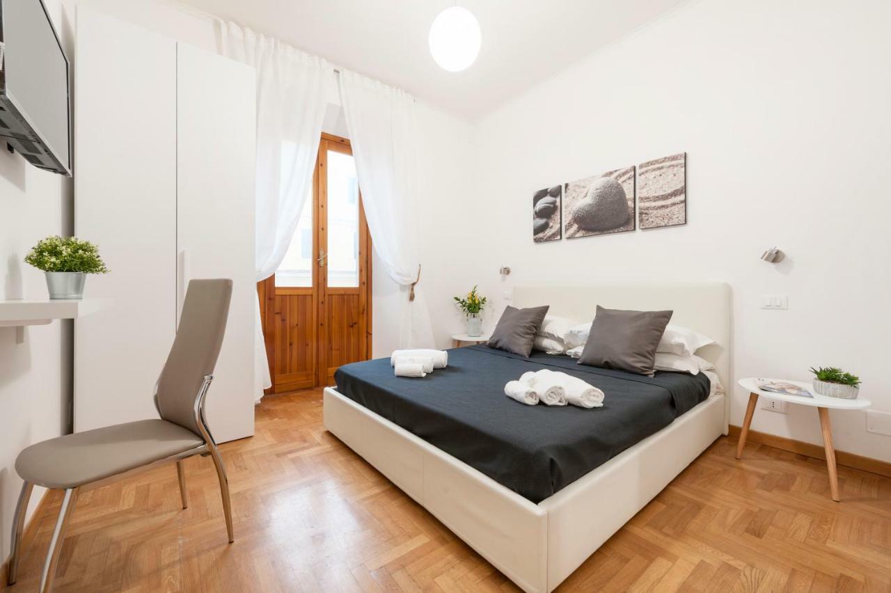 White Flat Labicana * Rom