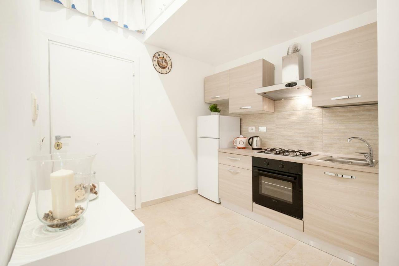 White Flat Labicana Apartment Rom