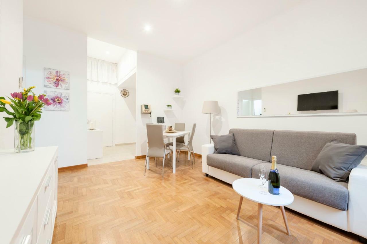 White Flat Labicana Rom